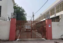 शौचालय के अंदर गईं 3 नाबालिग लड़कियां, बाहर निकलीं सिर्फ 2… बच्ची की मौत से हड़कंप